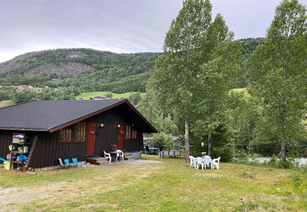 Romslig hytte nær R7, Ål sentrum, fjell & skianlegg photo 2