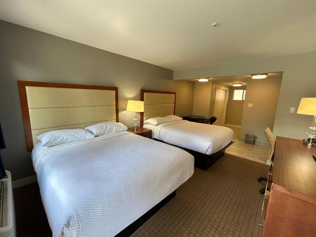 Hillside Inn image