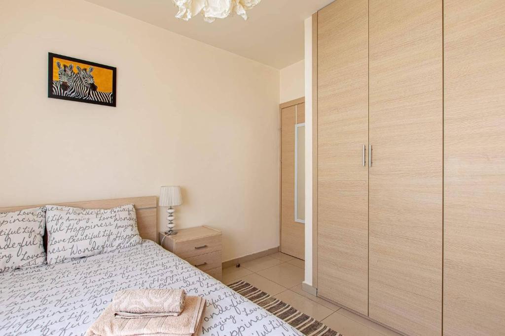 Lovely Bedroom in shared apartment Oroklini photo 4