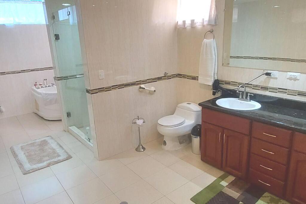 Suite grande, lujosa, en casa particular, jacuzzi photo 4