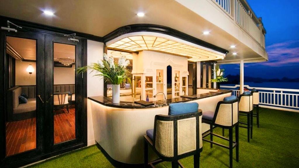 Lotus Elegance Cruise