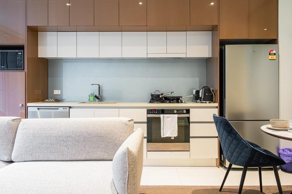 Modern Urban Retreat 1BR Apt near Chatswood photo 3