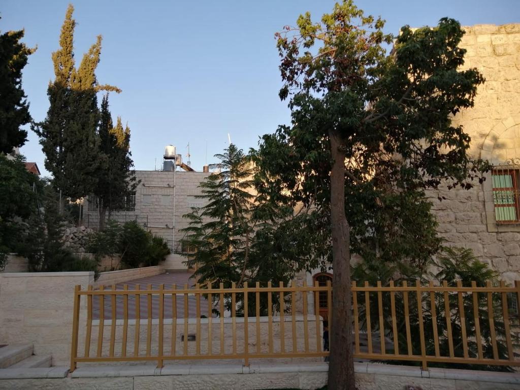 Lamar Guesthouse - Hebron photo 3
