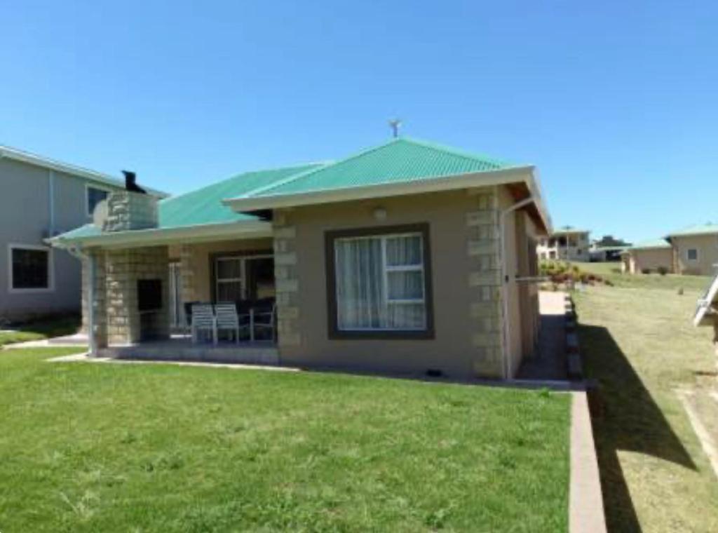 6 Sleeper Villa Clarens Golf Estate photo 2
