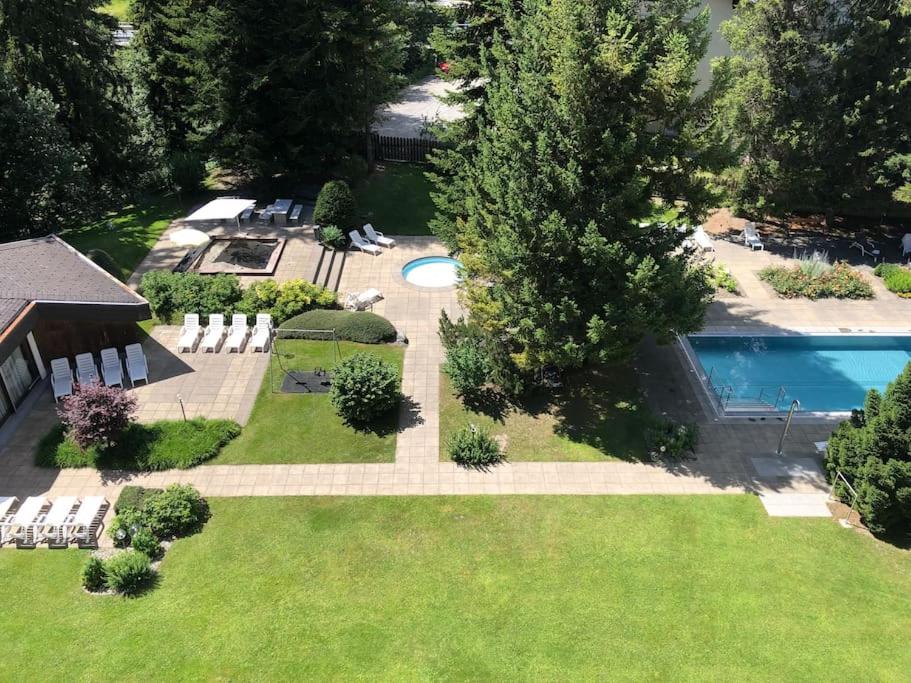 Laax with indoor and outside pool, sauna, 200 Meter to Ski lift , Fitnessroom, Tennis Place, Joyroom, Parkstadion Reserve photo 2