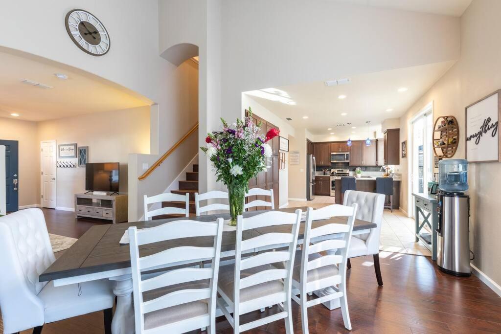 Perfect Home In The Wine Country Family Gathering photo 2