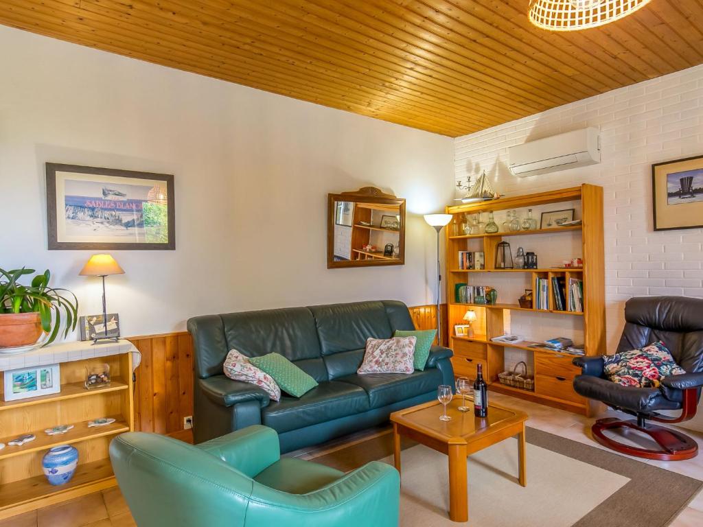 Holiday Home Bleue - LOQ206 by Interhome photo 2