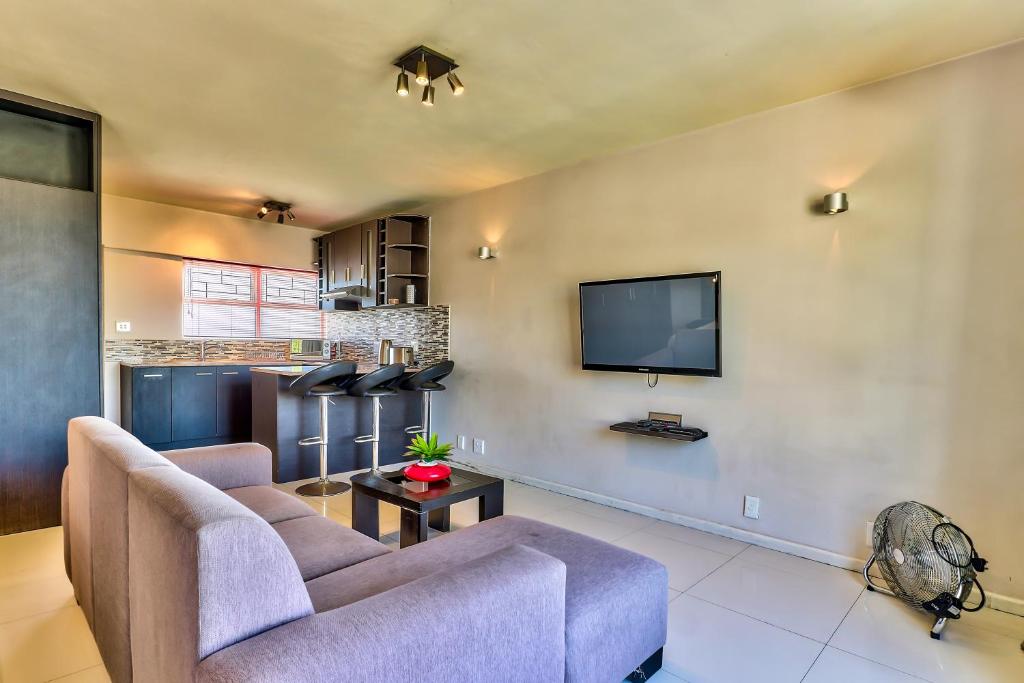 Cascades 608 Studio in Green Point - Tap to explore photos