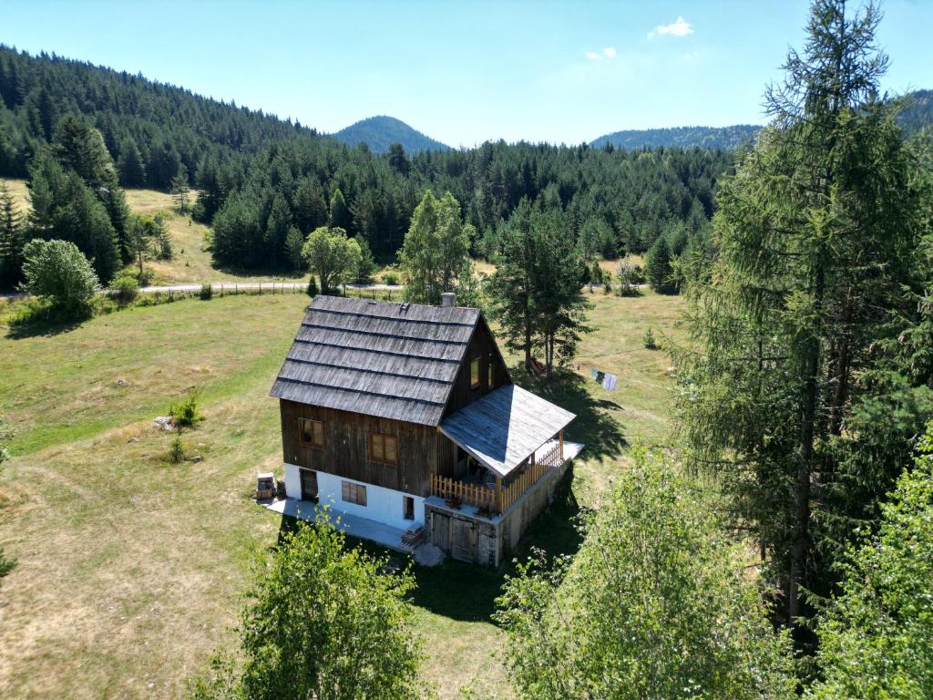 Vukov Konak - Wolf's lodge photo 3