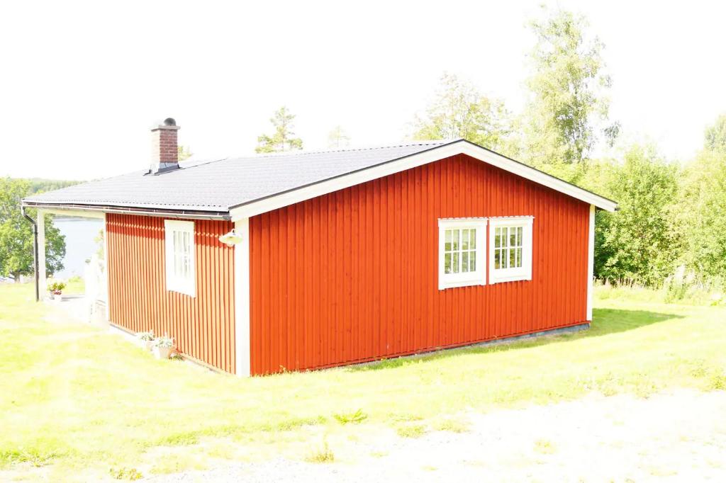 Stuga med sjöutsikt. photo 1