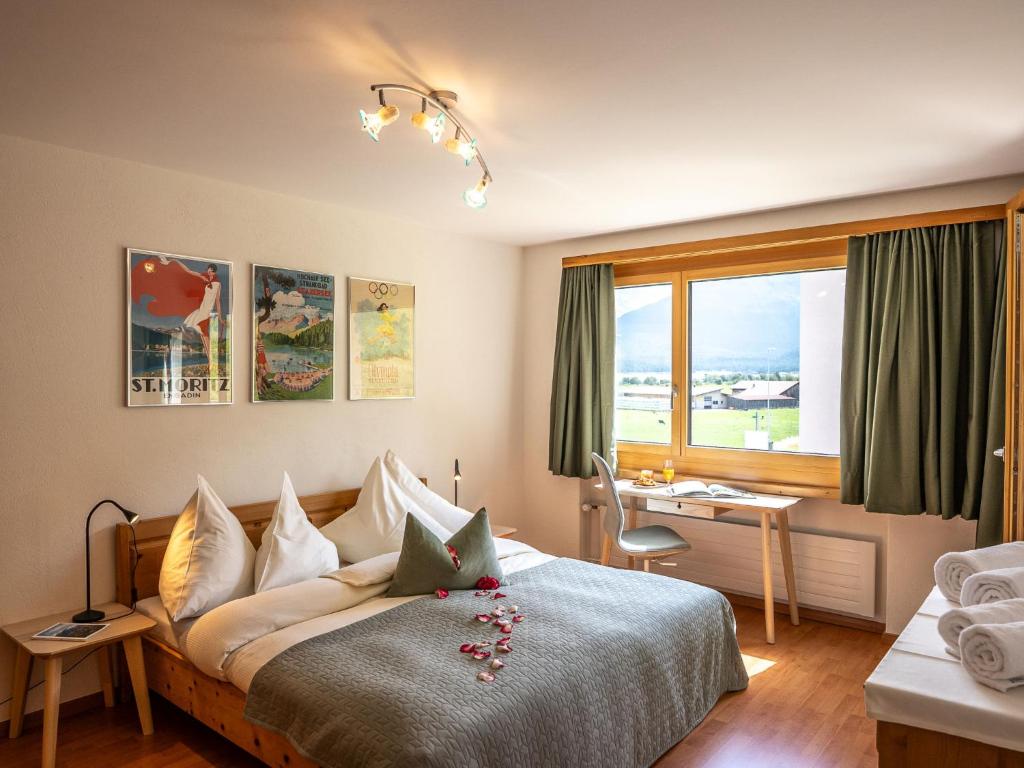 Apartment Chesa Muntarütsch by Interhome