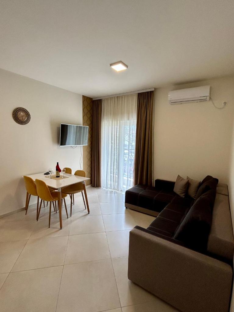 APARTMENTS TOMIĆ photo 1