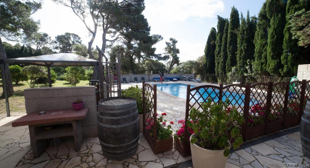 Marsanne cottage for 22 people in the heart of the vineyard photo 3