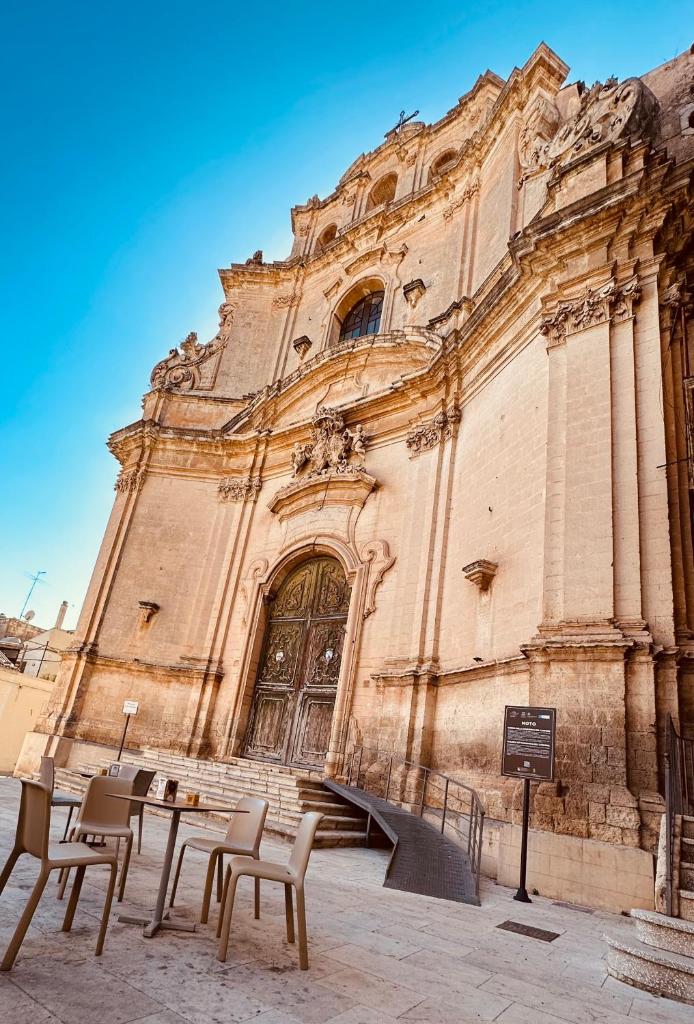 Tannur Del Carmine, Noto