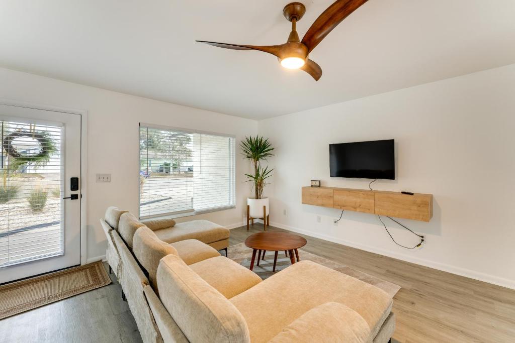 Nokomis Home with Screened Pool, 3 Mi to Beaches! photo 3