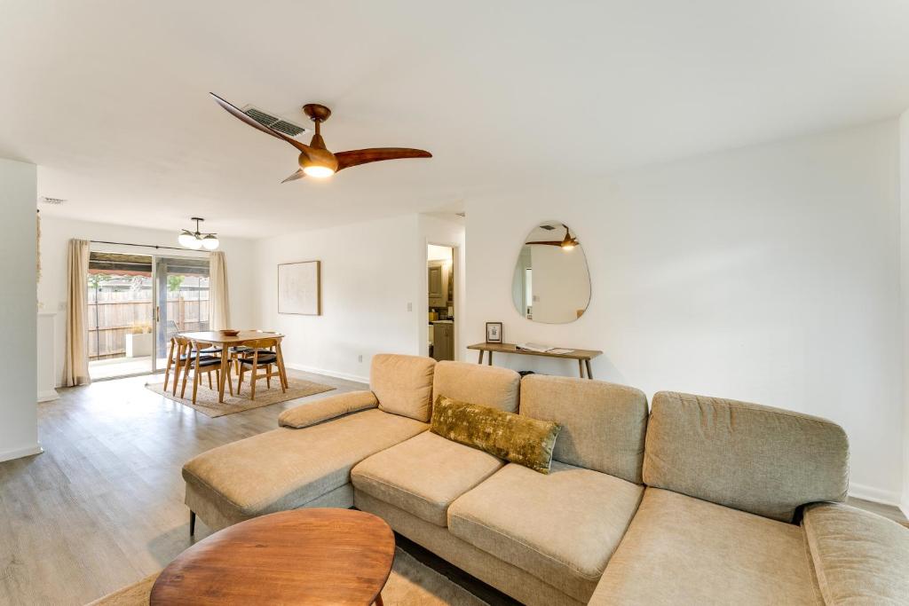 Nokomis Home with Screened Pool, 3 Mi to Beaches! photo 4
