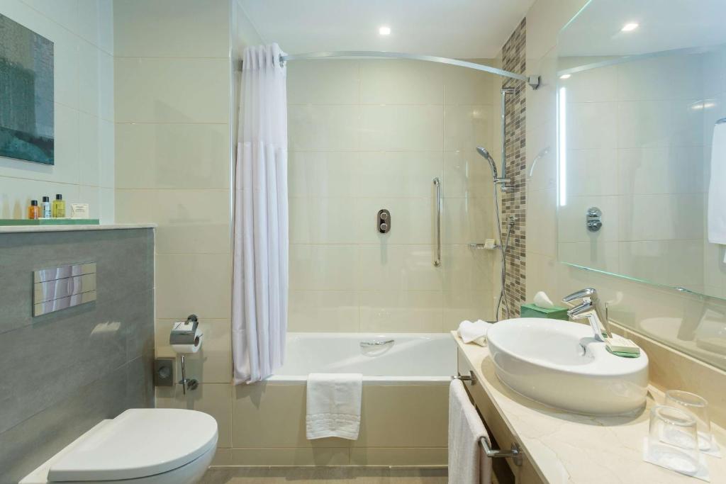 Hilton Garden Inn Tanger City Centre Room Type - Queen Family Room with Sea View
