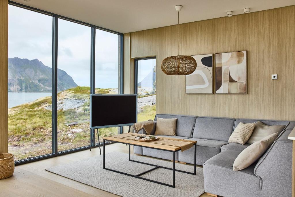 NEW! Lofoten Luxury Home near Henningsvaer photo 2