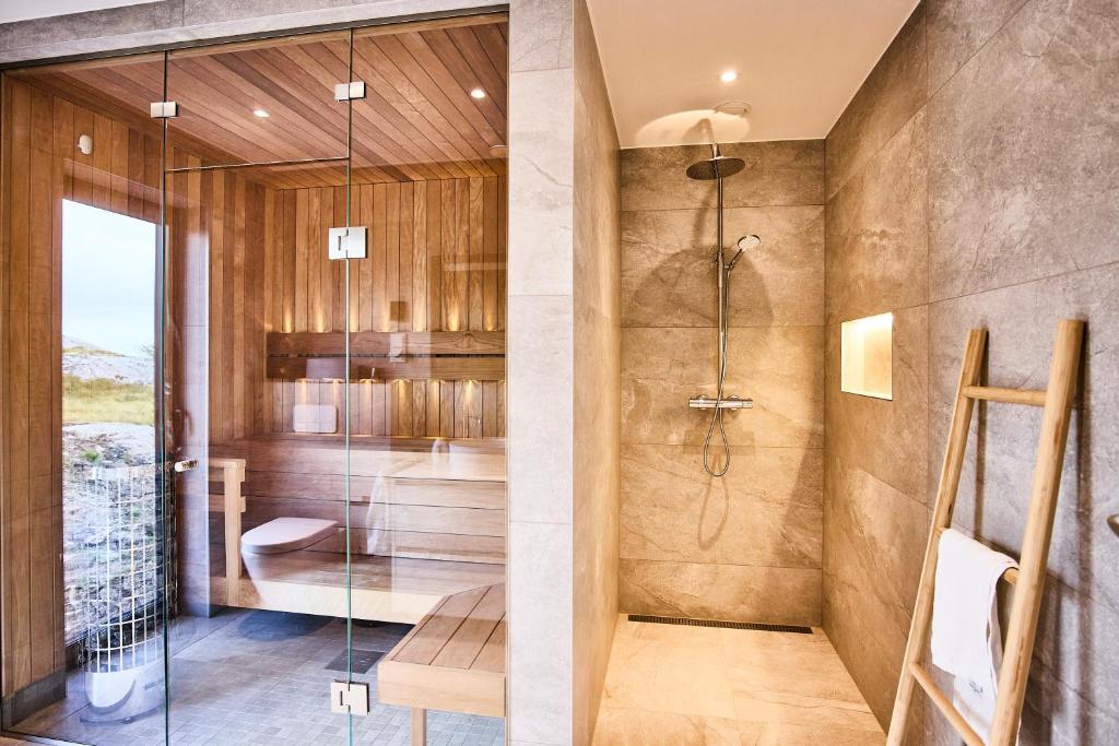 NEW! Lofoten Luxury Home near Henningsvaer photo 4