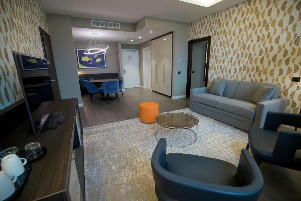 Doubletree By Hilton Pointe-Noire City Centre photo 3