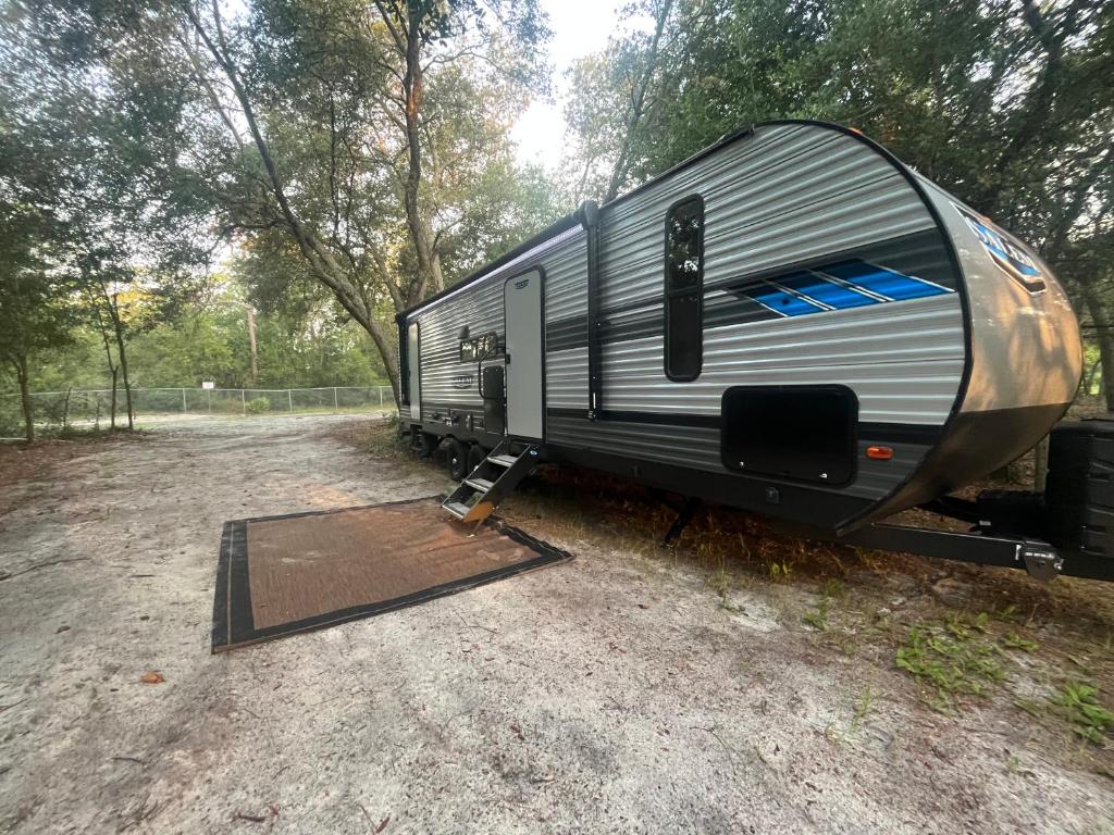 Your Personal 'Glamp' Site! AC - BBQ - Fast WiFi photo 2
