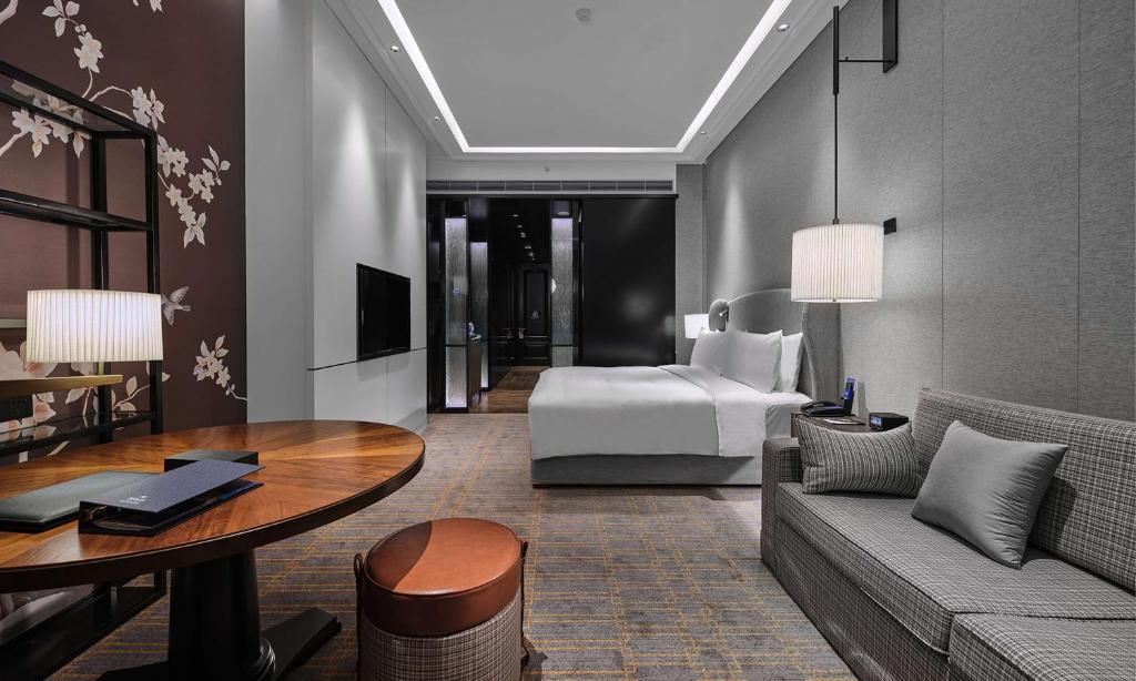 HILTON BEIJING DAXING Room Type - KING DELUXE ROOM