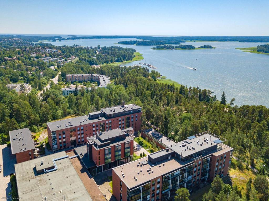 Seaside Deluxe Loft - Beach, Free Parking & 10 min to Metro photo 3