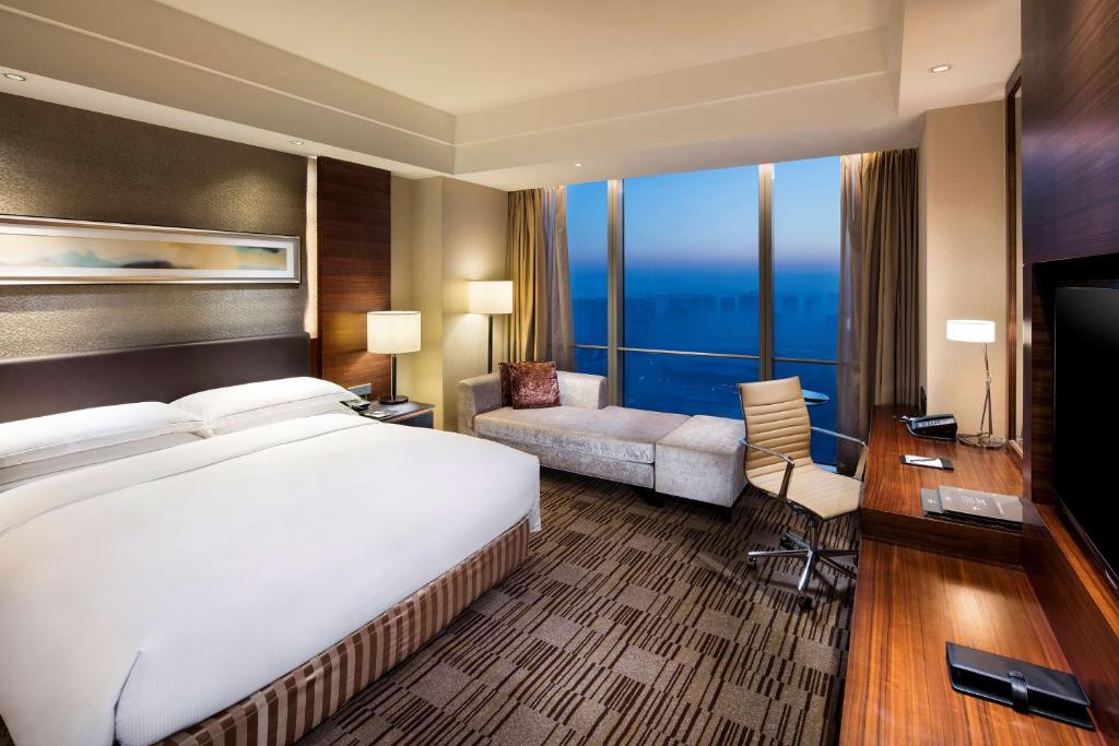 Hilton Shijiazhuang - Tap to explore photos
