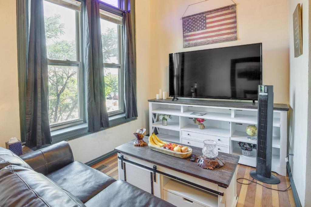 Downtown Montrose Apartment 12 Mi to Natl Park!