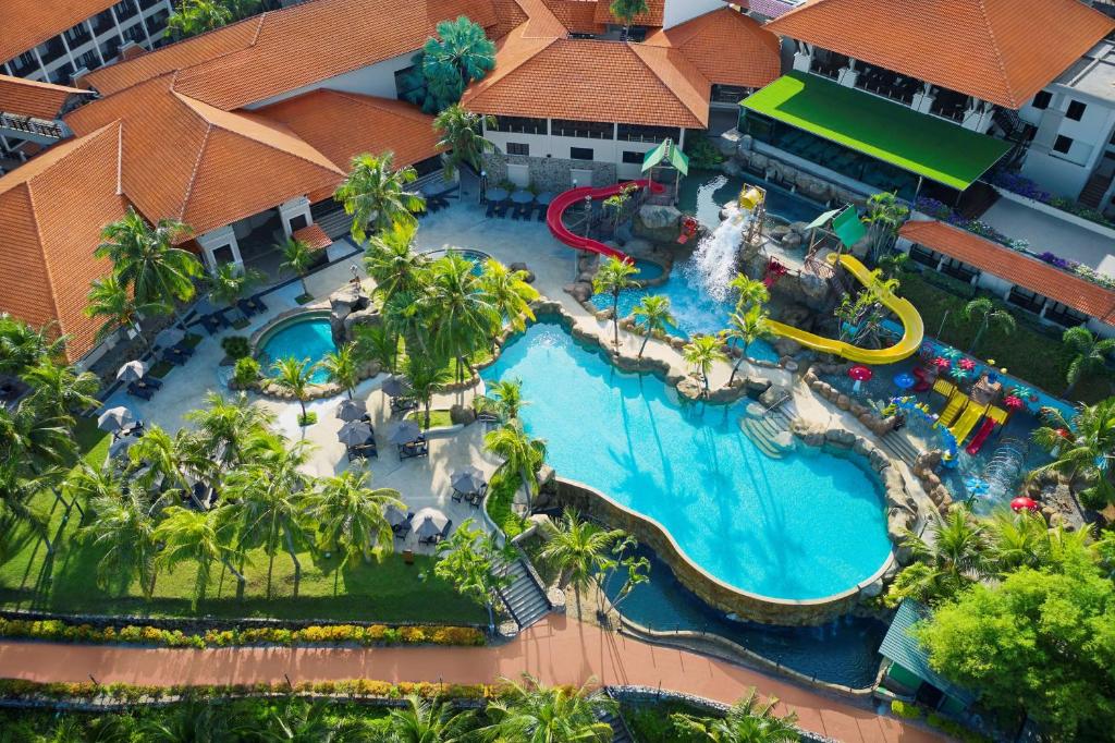 DoubleTree by Hilton Damai Laut