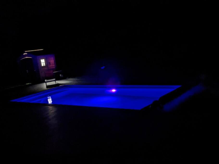 Climatisé, piscine chauffée et parking fermé photo 3
