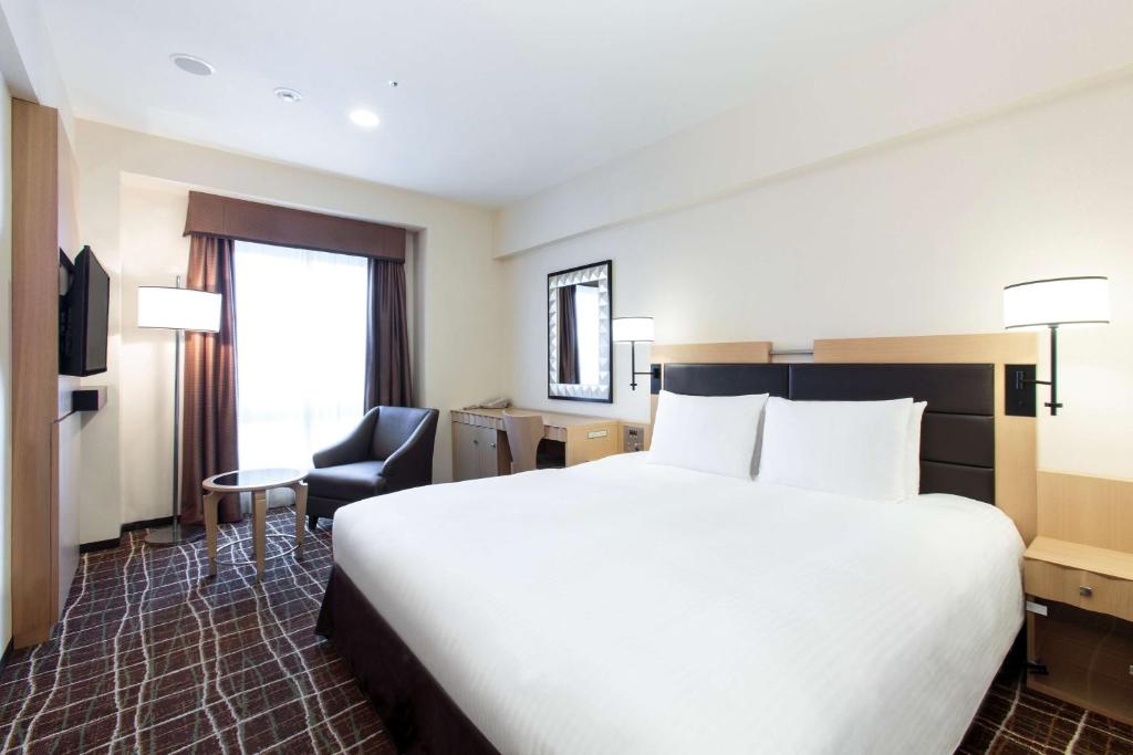 DoubleTree by Hilton Hotel Naha - Tap to explore photos