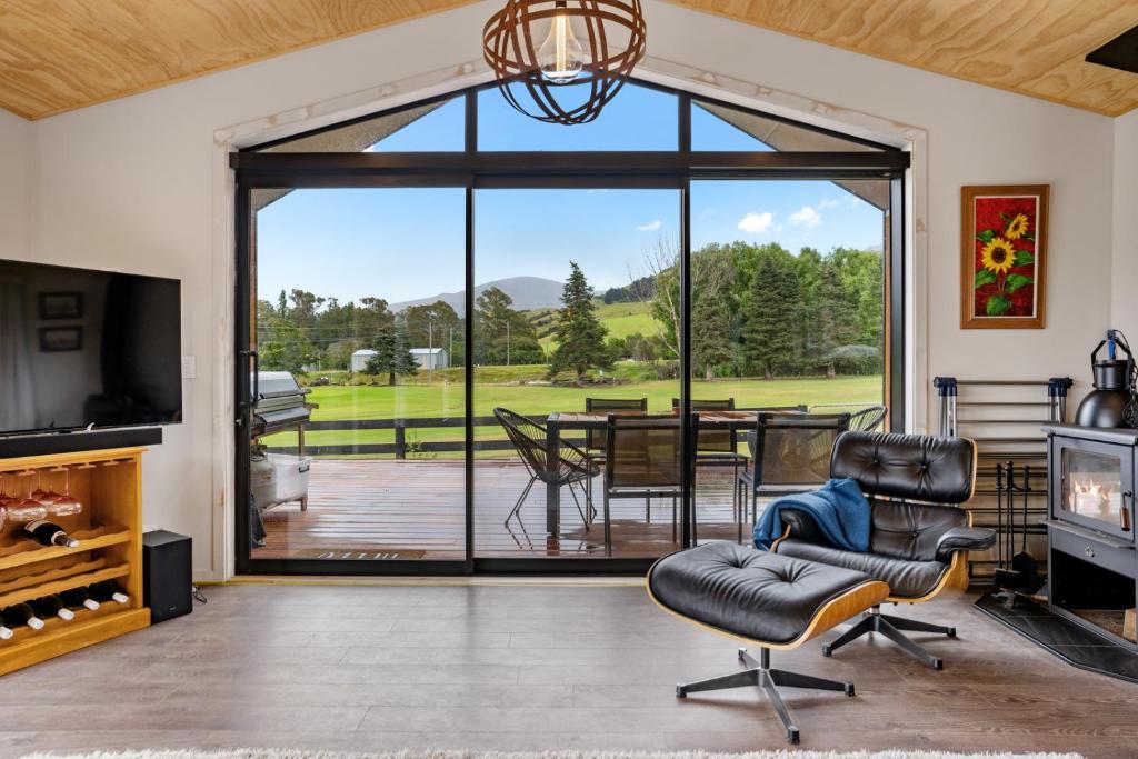 Duvauchelle Daydreamer - Duvauchelle Holiday Home photo 2
