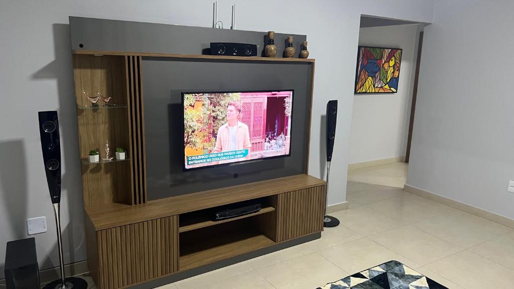 Linda casa em condomínio fechado