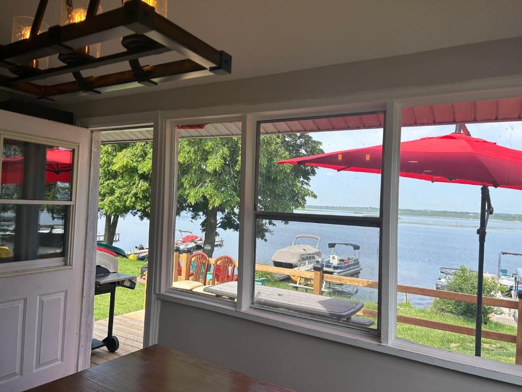 Snug Harbour Cottage and Marina photo 1