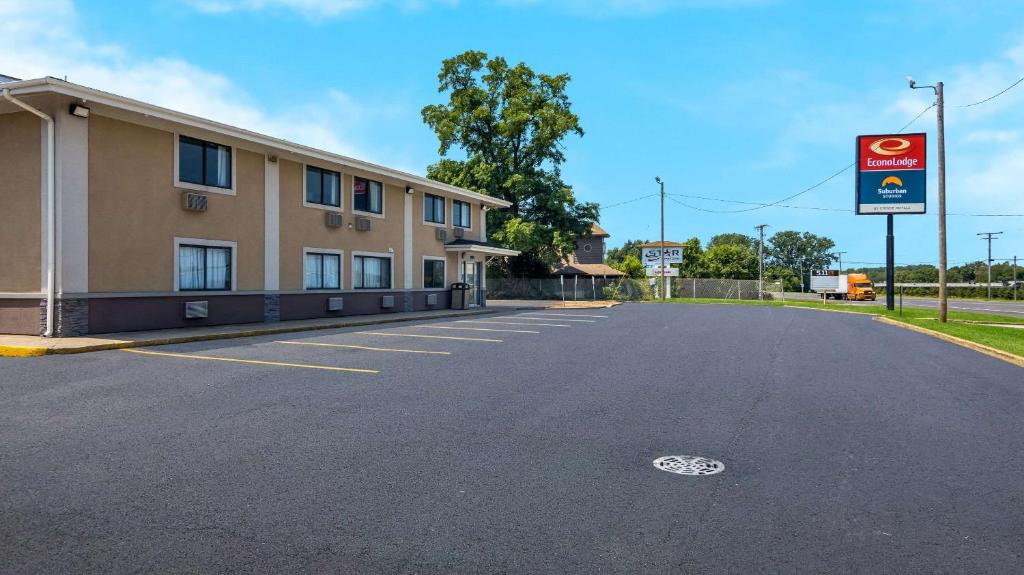 Econo Lodge Portage photo 3