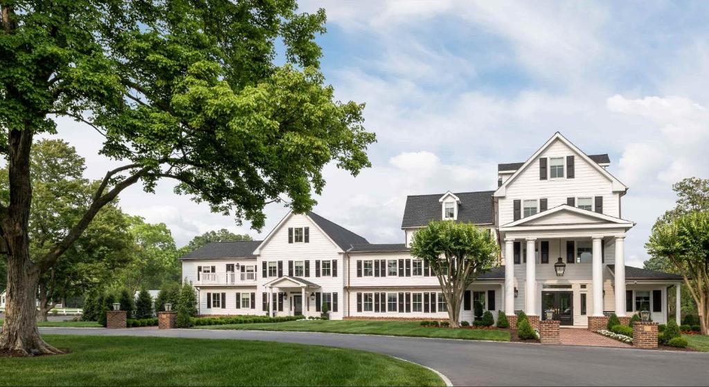 The Oaks Waterfront image