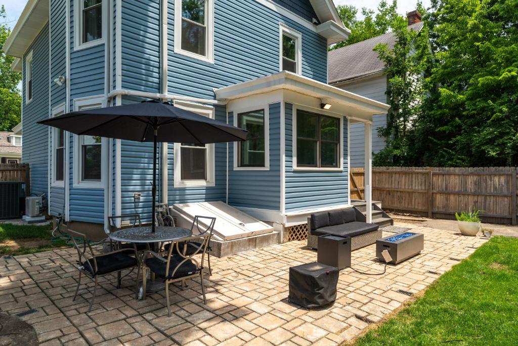 Modern Oakley Retreat - King Bed - Free Parking - Centrally Located photo 2