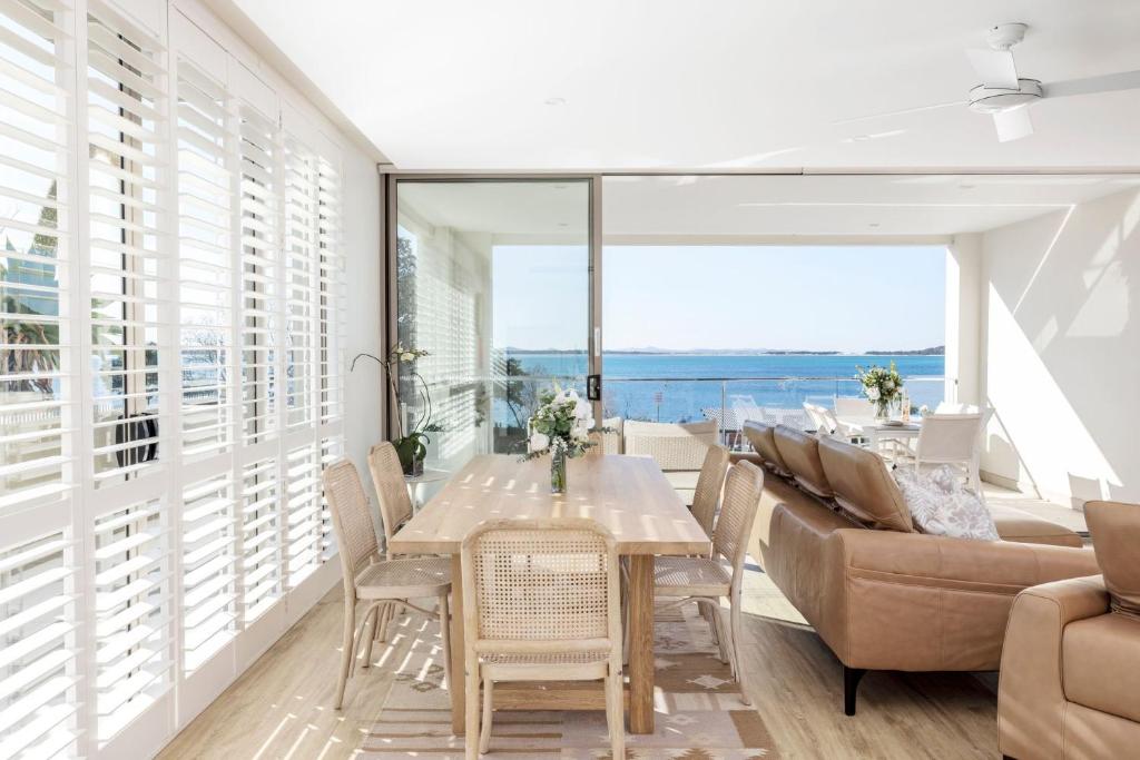 Aura 3 Spectacular Beachside Views photo 2