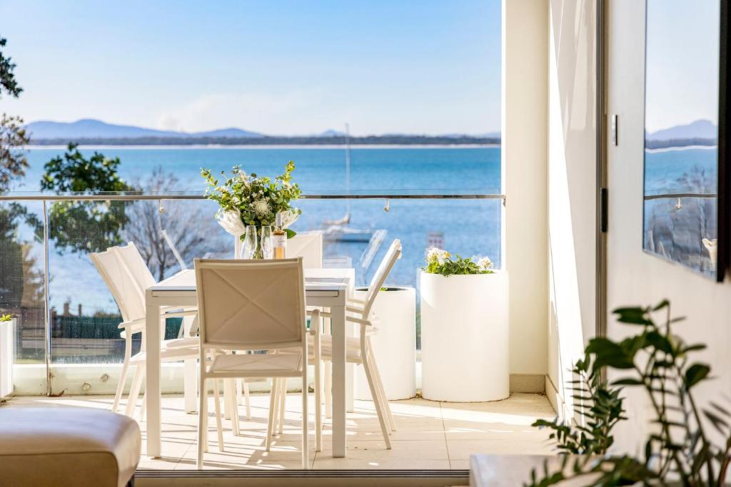 Aura 3 Spectacular Beachside Views photo 1