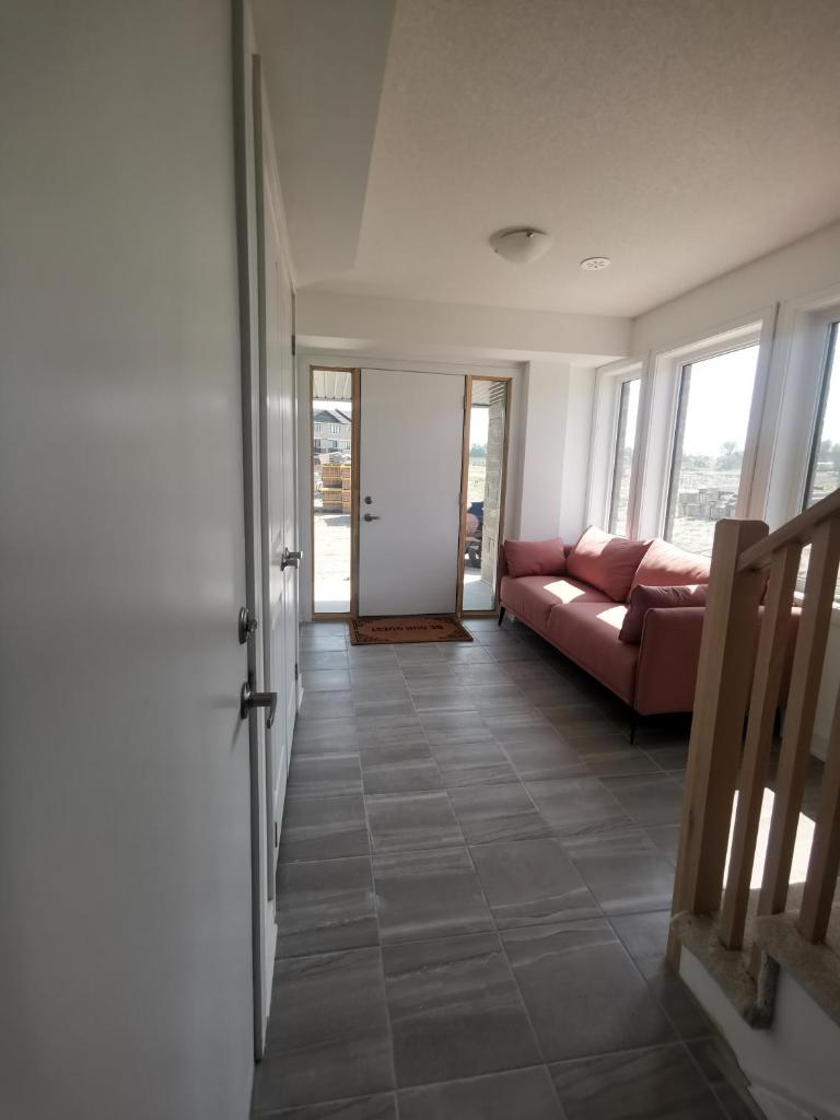 Beautiful, 4brd-3bthTownhome 7mins to Lakeshore photo 4