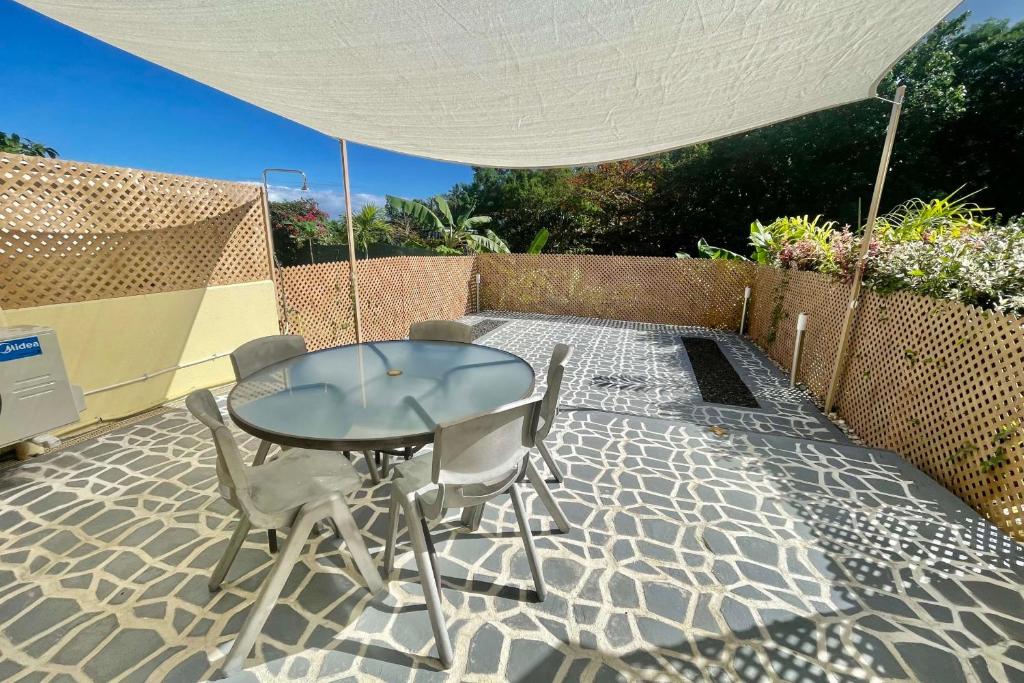 Manuiti apartment - Punaauia - 2 bdr - Wifi - AC - Pool - up to 7 people photo 2