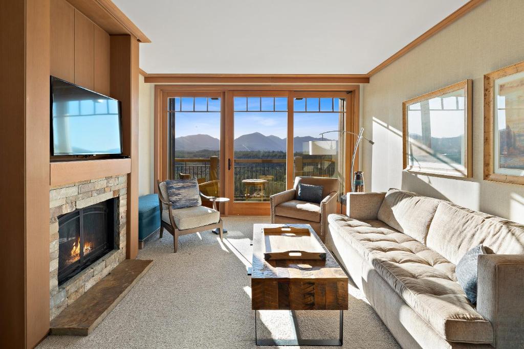 THE BEST at SUNCADIA LODGE - EXECUTIVE RIVER VIEW SUITE photo 2