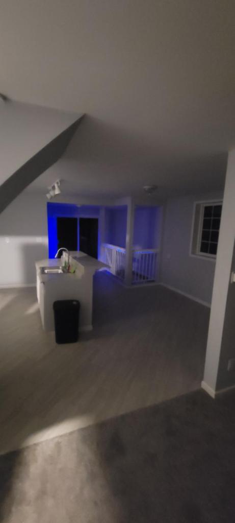 Lovely two bedroom house with gas fireplace photo 3