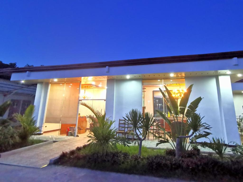 E&R Airport Hotel photo 1