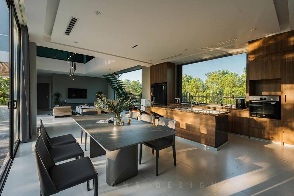 Lala Villa Ba Vì 1.000m² - View Hồ, Bể Bơi Riêng