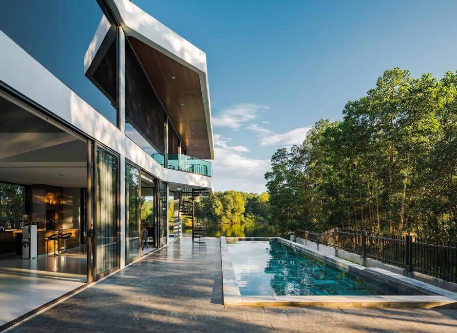 Lala Villa Ba Vì 1.000m² - View Hồ, Bể Bơi Riêng