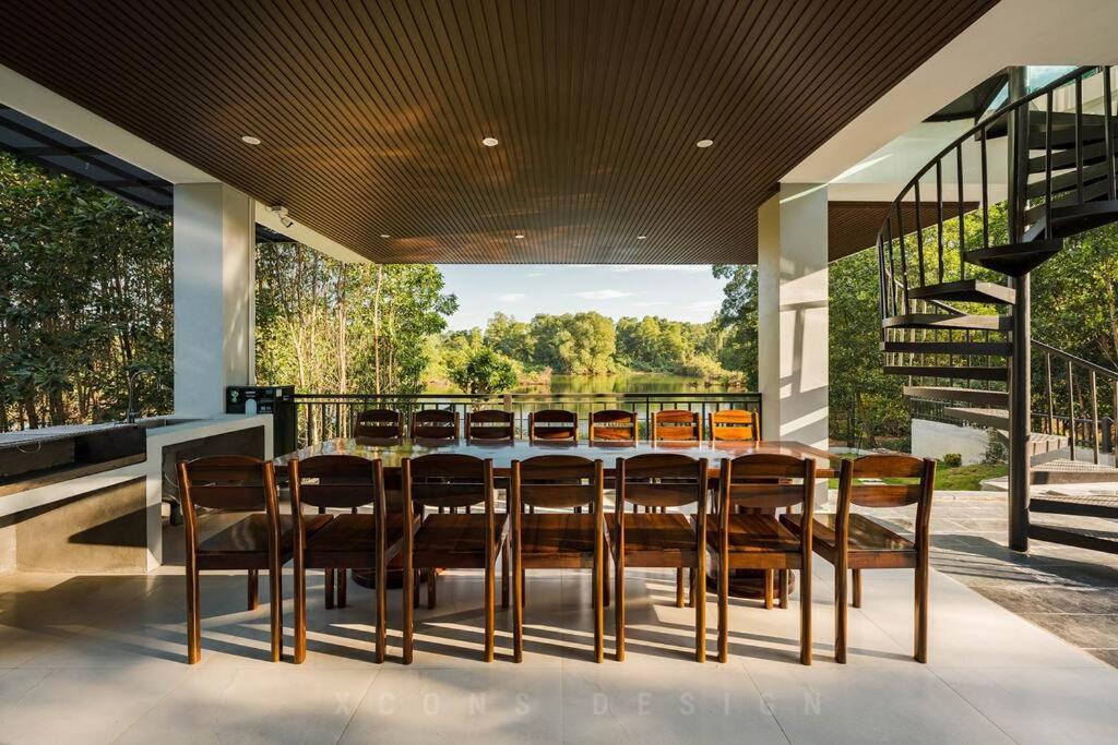 Lala Villa Ba Vì 1.000m² - View Hồ, Bể Bơi Riêng