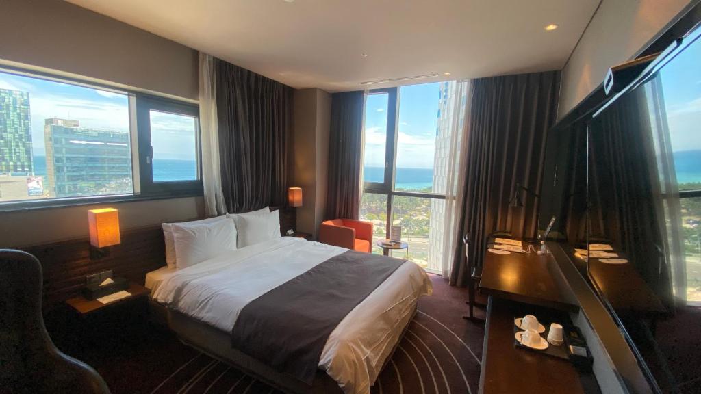 Best Louis Hamilton Hotel Haeundae Room Type - Premier Deluxe Double Room