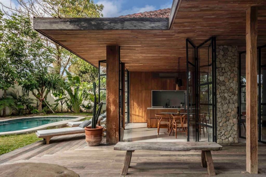 OLA HOUSE Uluwatu Bespoke 2 BR with Salt Water Pool 10 minutes to Best Beaches photo 1